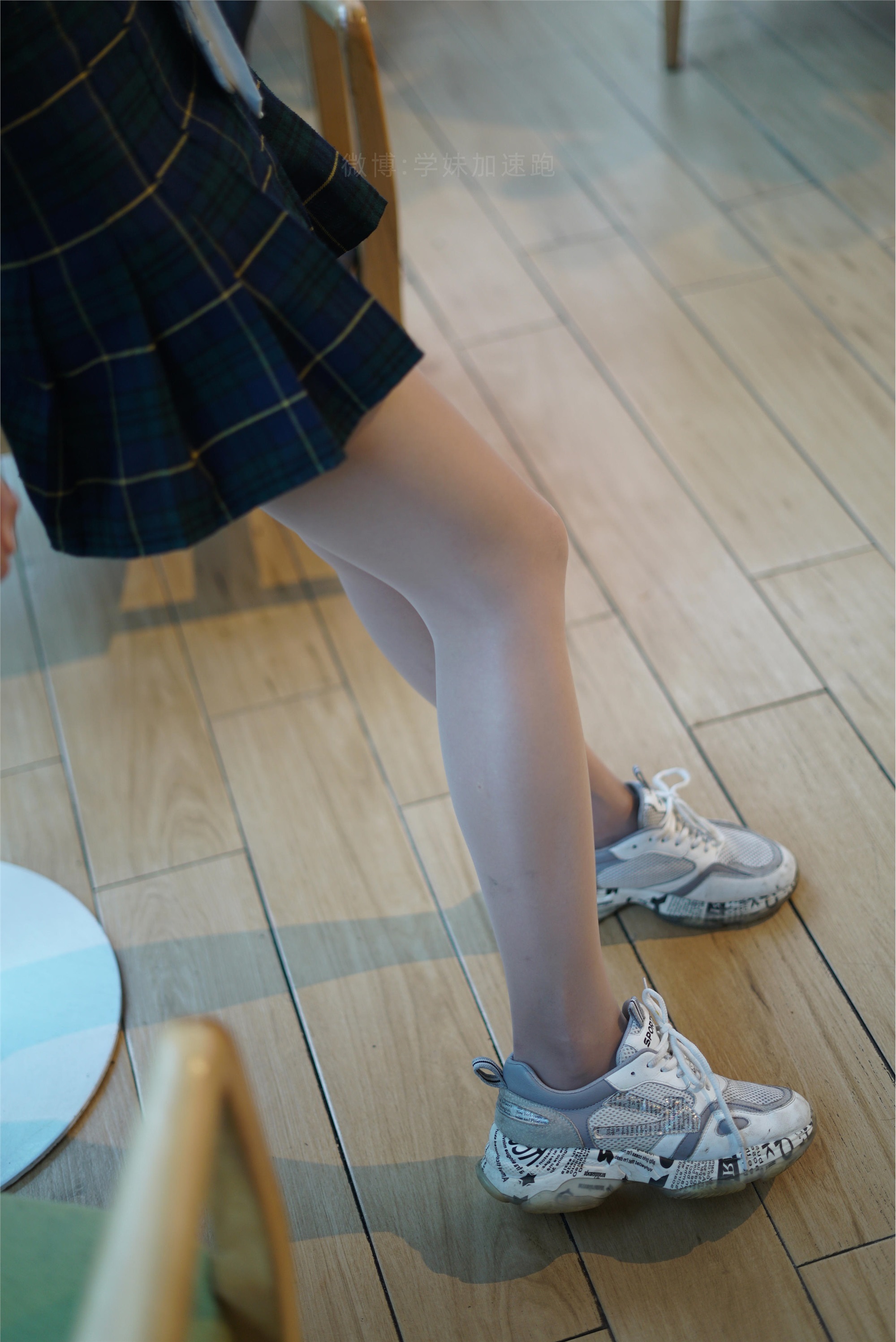 学妹加速跑 XM052《清纯学院风，性感天鹅绒-敏儿》